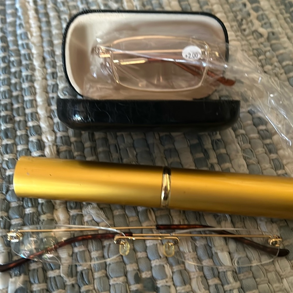 Two Pair Reading Glasses, Portable🤓